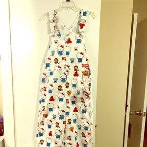 NWT Levi’s x Hello Kitty Baggy Overalls / Small